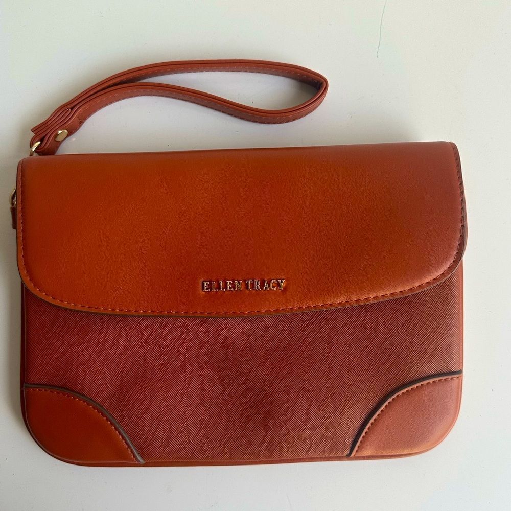 Ellen Tracy Wristlet/Wallet